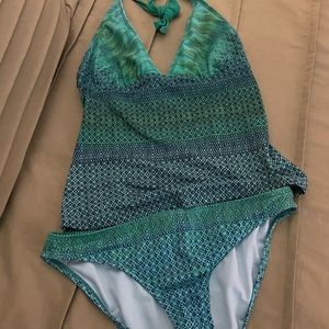 Athleta swim suit size small